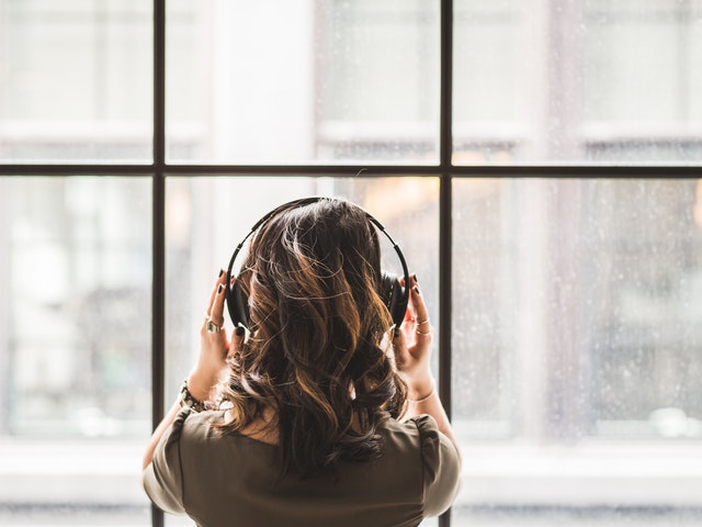 Musiikin kuuntelu lievittää stressiä